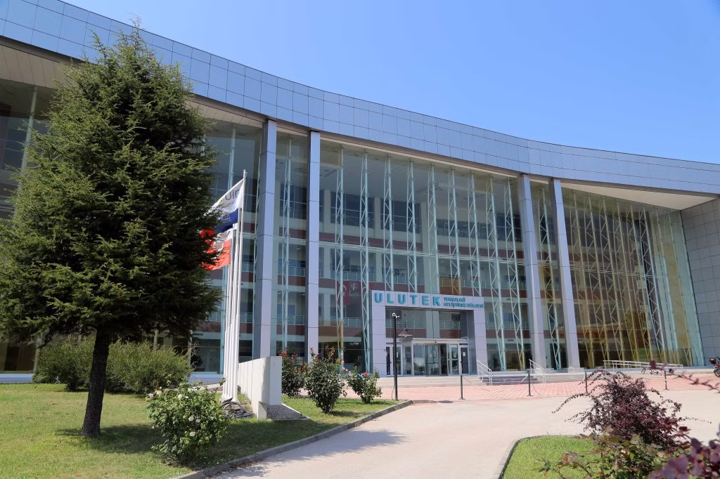 Analitik Yazılım ofisinin bulunduğu Ulutek Teknopark binası, Nilüfer / Bursa